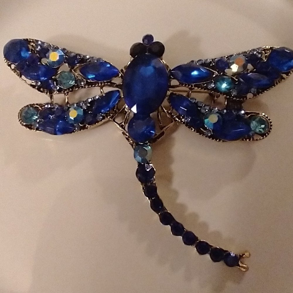 Gorgeous Rhinestone Dragonfly Brooch